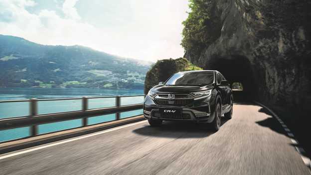 Vista di tre quarti anteriore di CR-V Hybrid