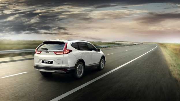 Vista di tre quarti posteriore di CR-V Hybrid