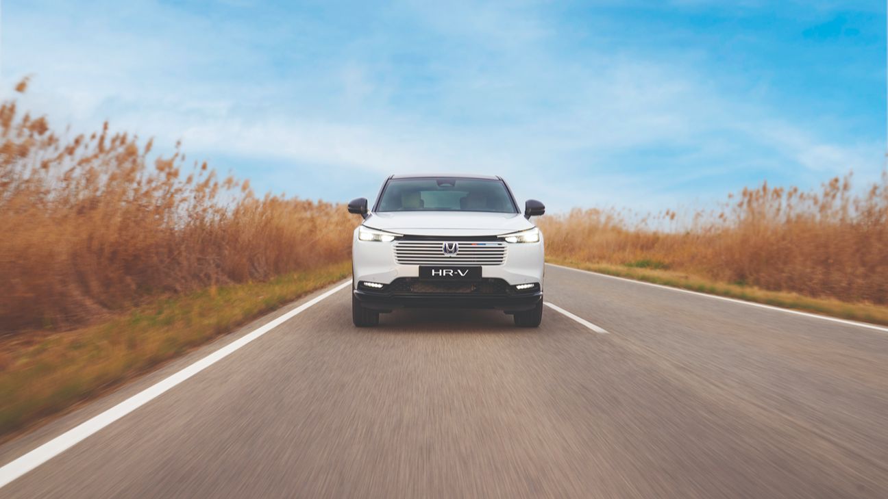 Honda HR-V bianca su strada