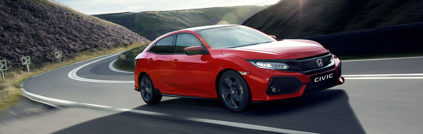 Civic 5 porte, esterni, vista frontale di tre quarti, su strada