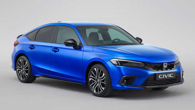 Honda Civic e:HEV con pacchetto Carbon Style.