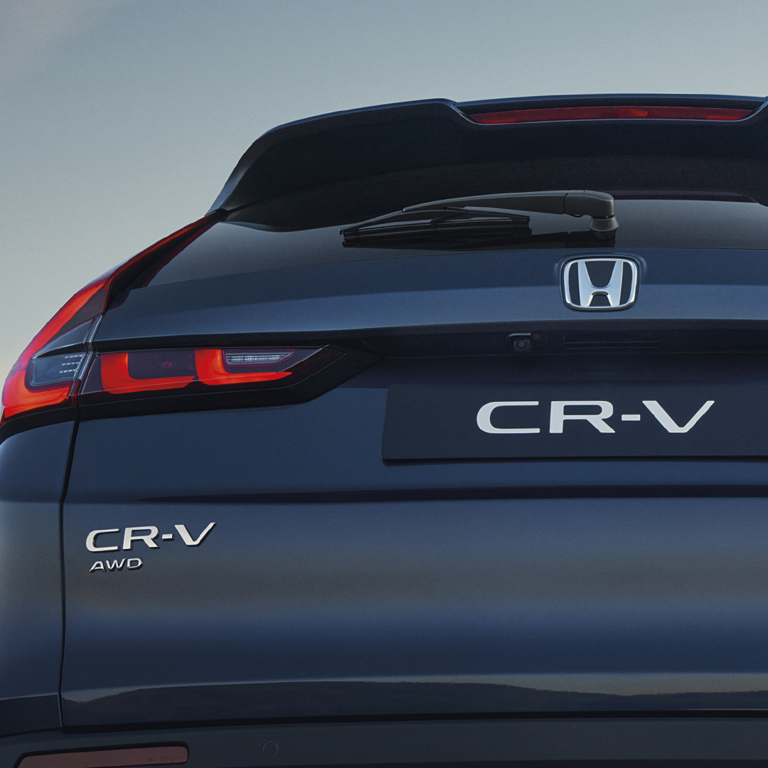 Primo piano della parte posteriore di Honda CR-V Hybrid.
