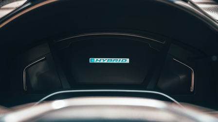 Primo piano del sistema di propulsione dell'Honda CR-V Hybrid.