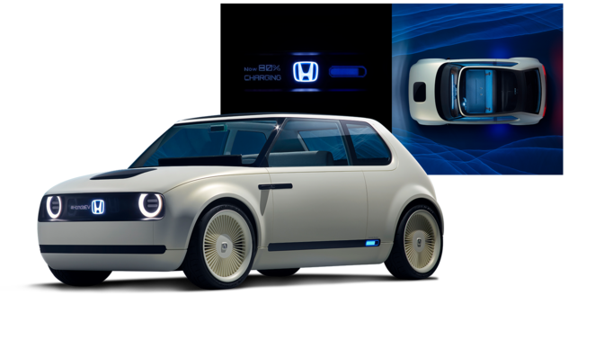 Vista anteriore di tre quarti della Honda Clarity a celle a combustibile con il logo Honda.