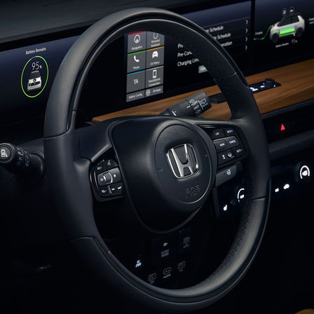 Primo piano del volante della Honda.