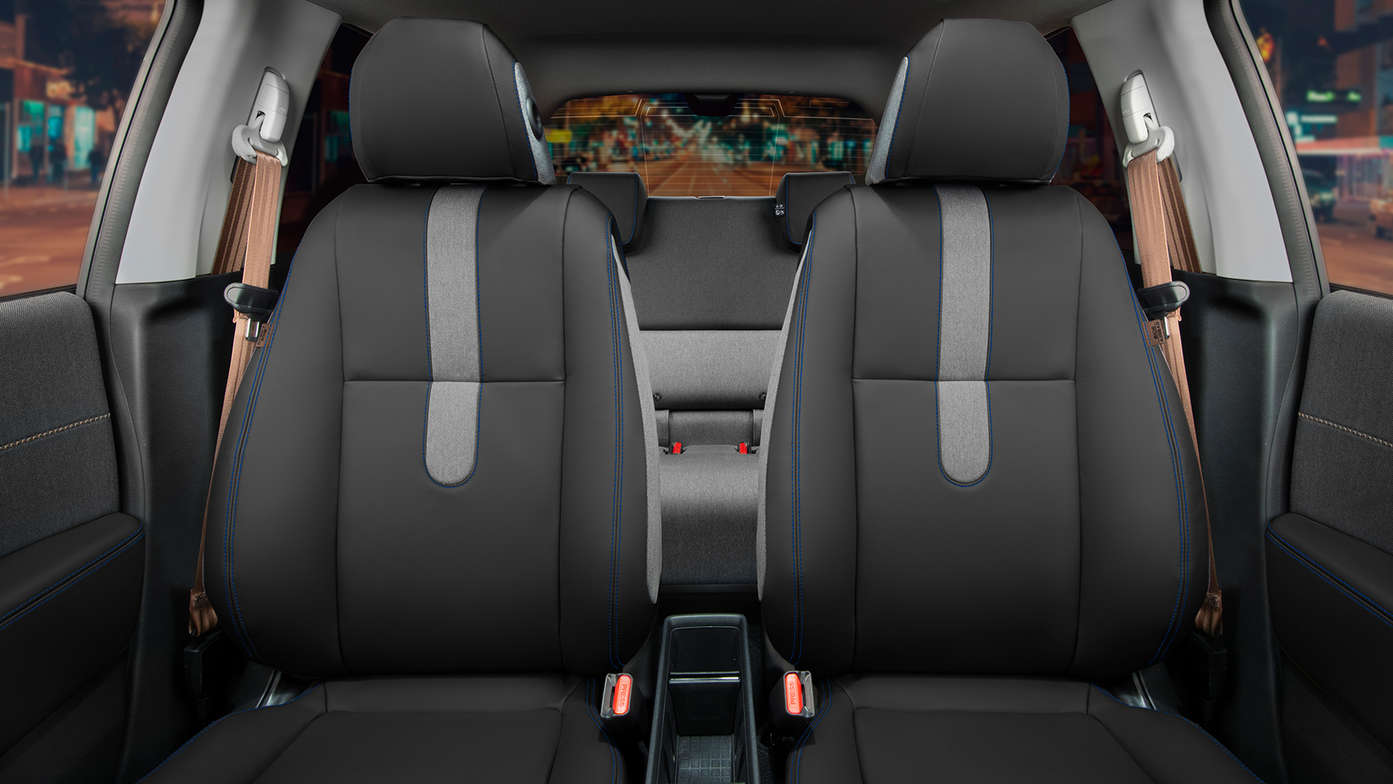 Vista frontale interni in pelle midnight black