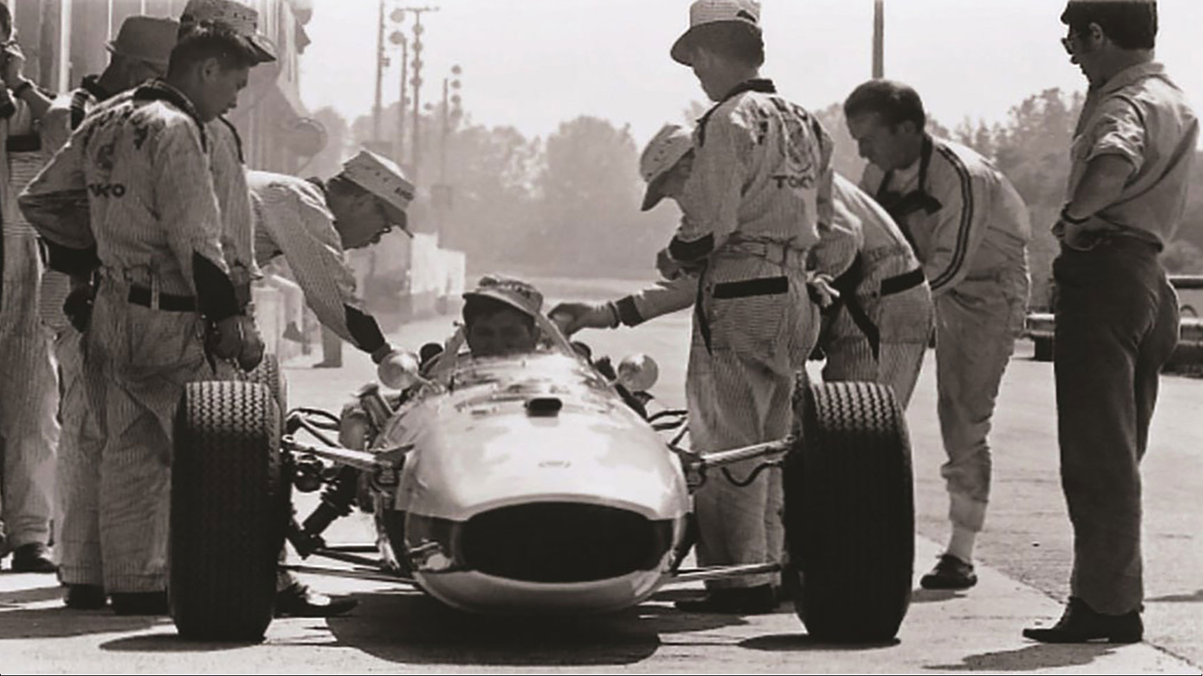 Soichiro Honda, in preparazione della la nostra primissima gara di Formula 1 nel 1964 al Gran Premio di Ungheria.