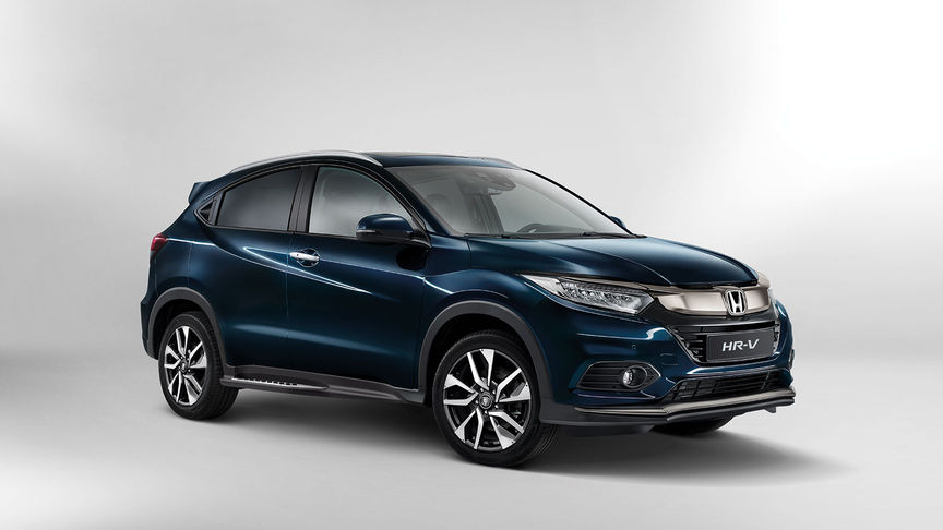 Vista frontale a tre quarti di Honda HR-V.