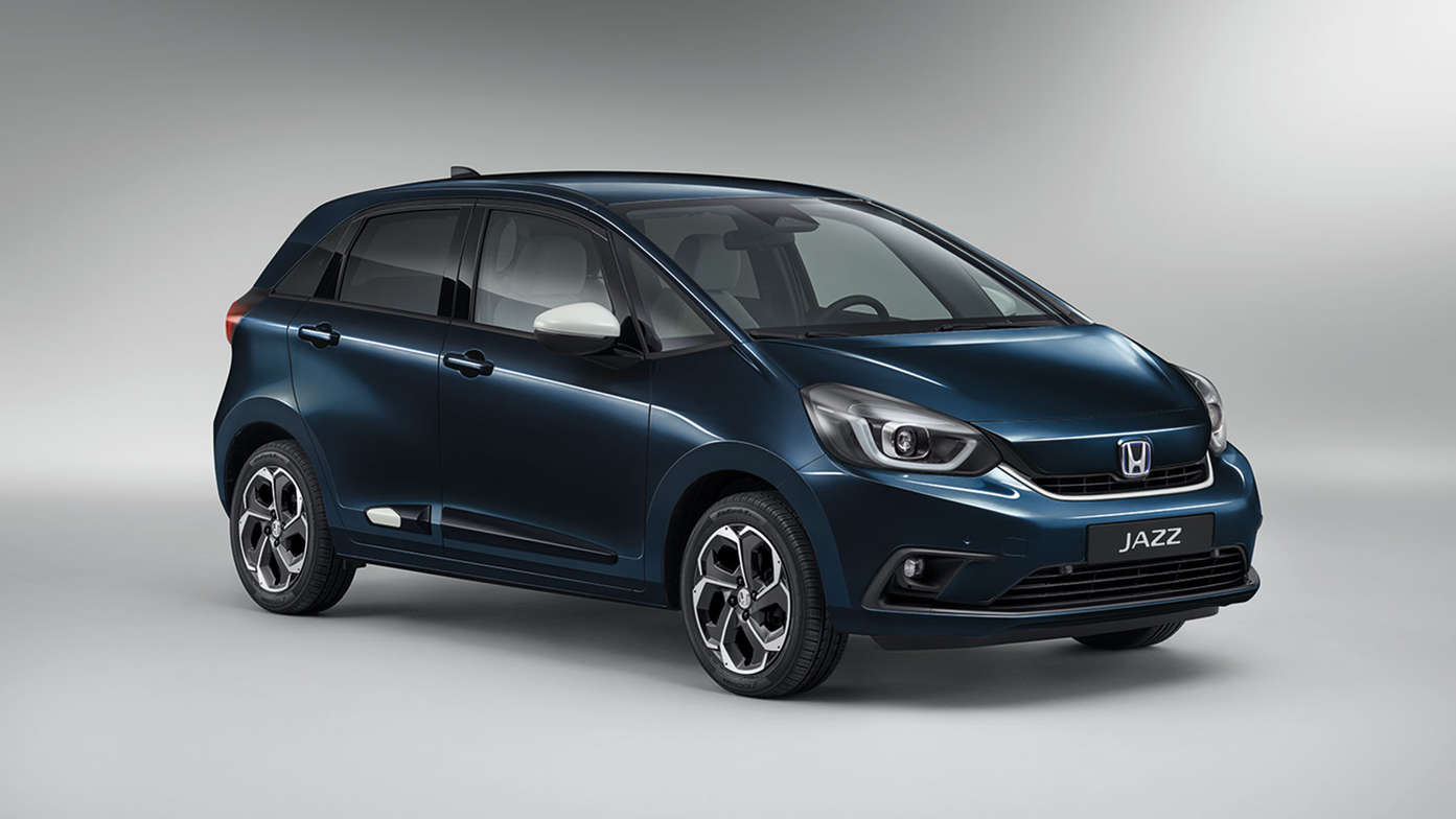 Honda Jazz Hybrid in studio con pacchetto Functional Fun bianco.
