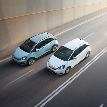 Honda Jazz e Jazz Crosstar garantiscono un’esperienza totalmente Full Hybrid, grazie all'esclusivo propulsore e:HEV che offre tre modalità di guida. Dinamica ed efficiente, la gamma Jazz combina prestazioni reattive a uno stile sofisticato.