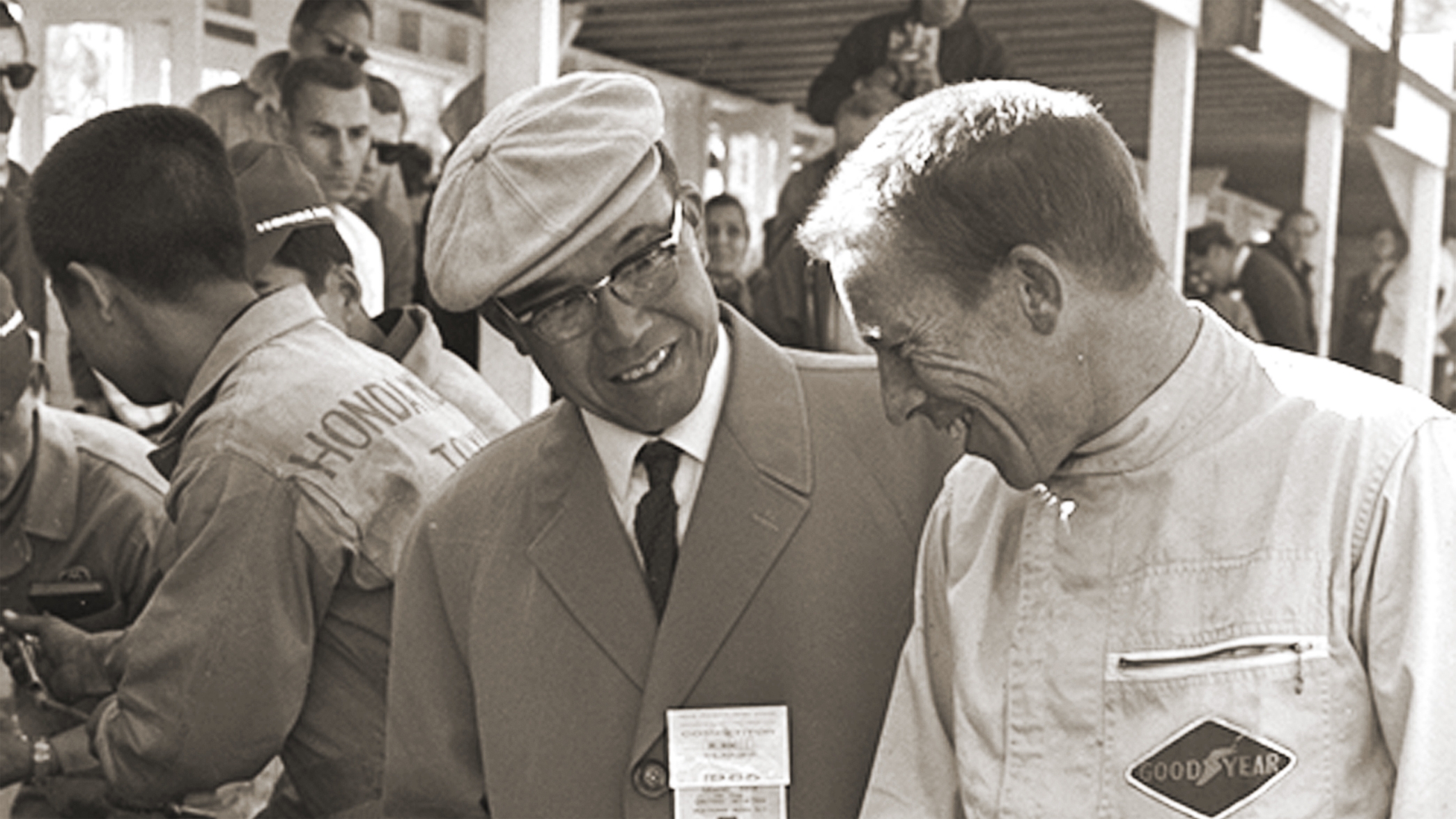 Soichiro Honda e Richie Ginther in pista.