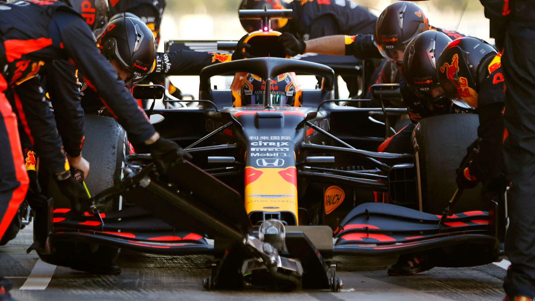 Vettura da corsa Aston Martin Red Bull.