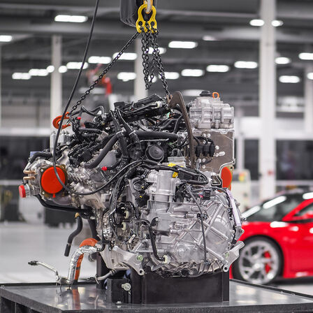 Vista dettagliata del motore di una Honda NSX.