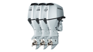 Motori BF115, BF135 e BF150 di fronte da tre quarti.