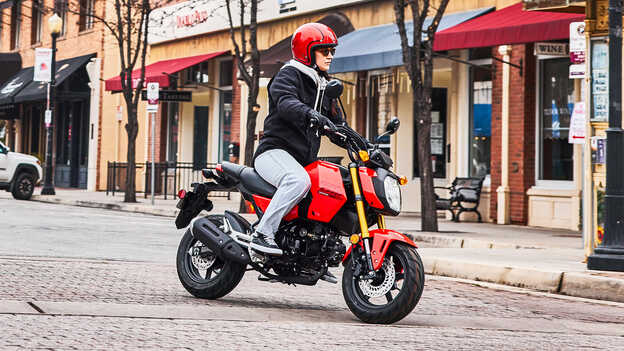 Vista laterale di MSX125 Grom nera 