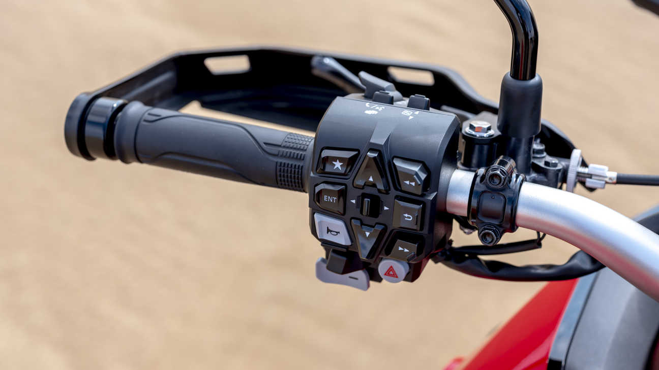 Honda Africa Twin, scatto in studio del punto di vista del pilota