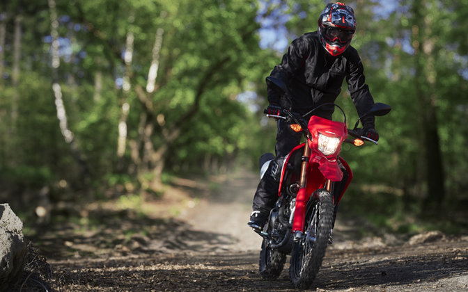 CRF250L in esterni con pilota