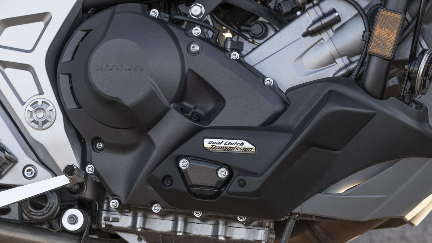NC750X, trasmissione a doppia frizione DCT