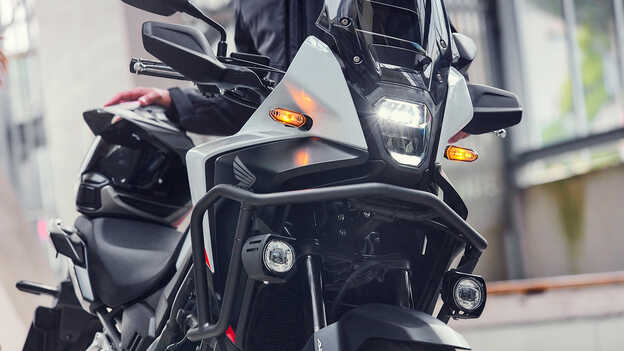 Faro anteriore e carenatura anteriore Honda NX500