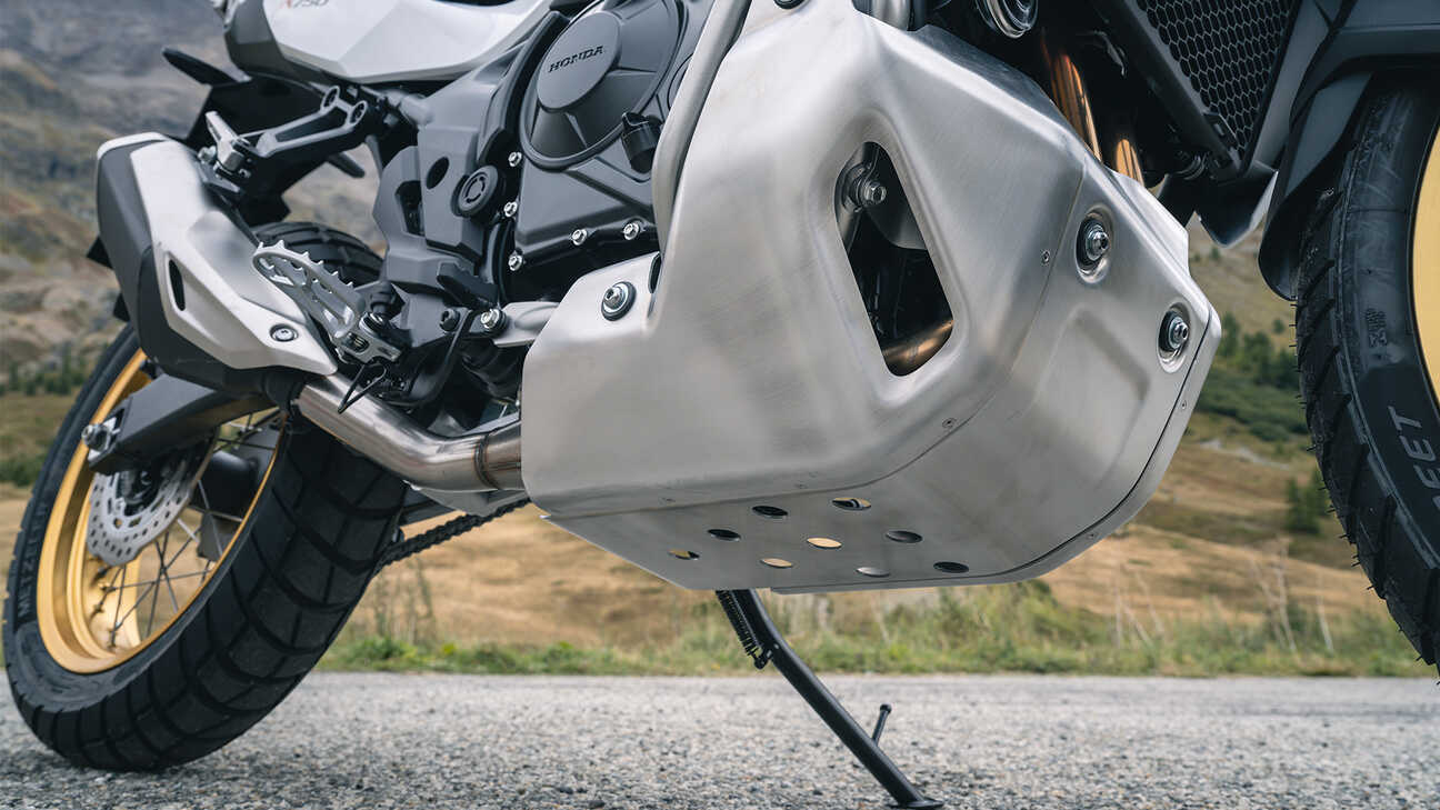 Honda XL750 Transalp Accessori Moto Adventure Touring di Media