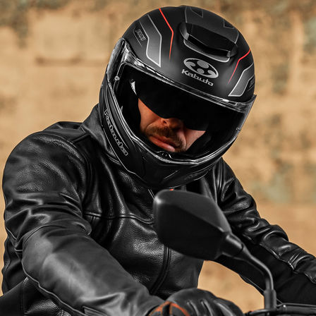 Casco Honda Kabuto, Ibuki, Envoy Flat Black, CB650F, vista frontale, sulla testa di un motociclista