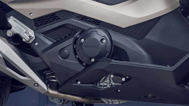 Potente motore bicilindrico parallelo a 8 valvole da 745 cc