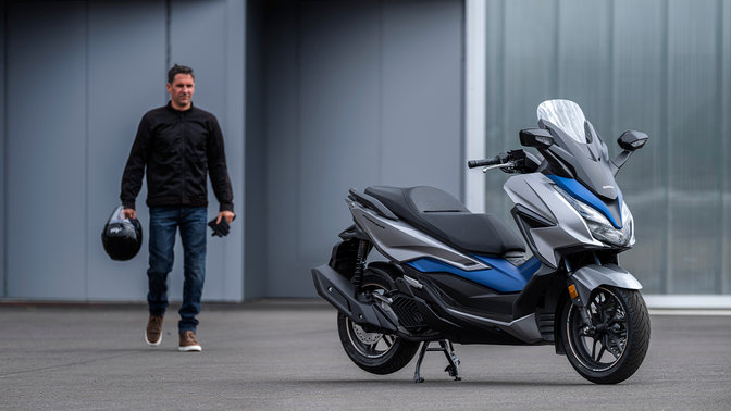Forza 125, elegante