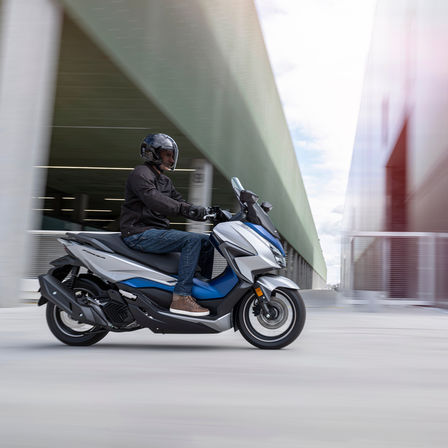 Forza 125, sfreccia per la città
