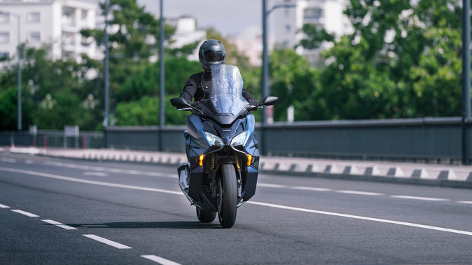 Forza 750, motociclista in viaggio