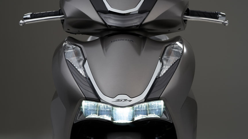 Honda SH350i: stile attraente e agile con illuminazione full-LED