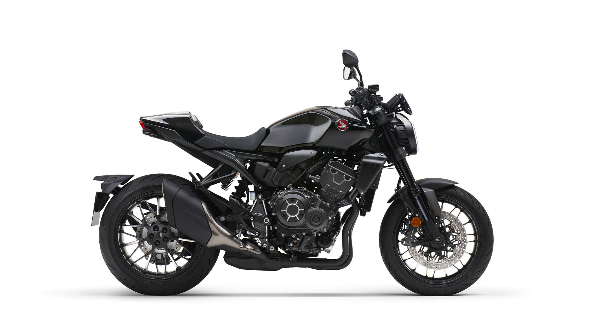 Honda CB1000R Black Edition, lato destro, scatto in studio, moto nera