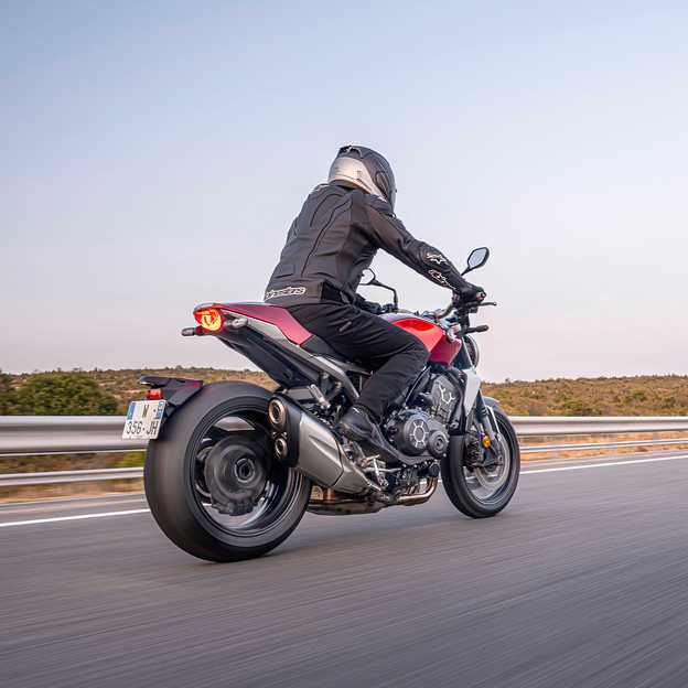 Honda cb1000r 2022 on sale