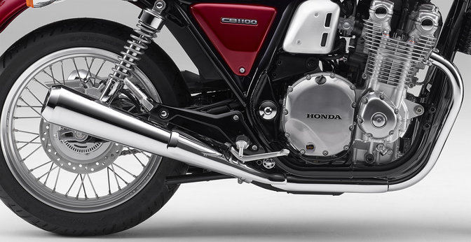 Vista del motore della Honda CB1100EX.