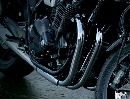 Vista dettagliata dello scarico della Honda CB1100 RS.