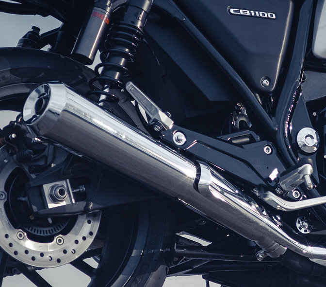 Vista dettagliata del motore della Honda CB1100 RS.