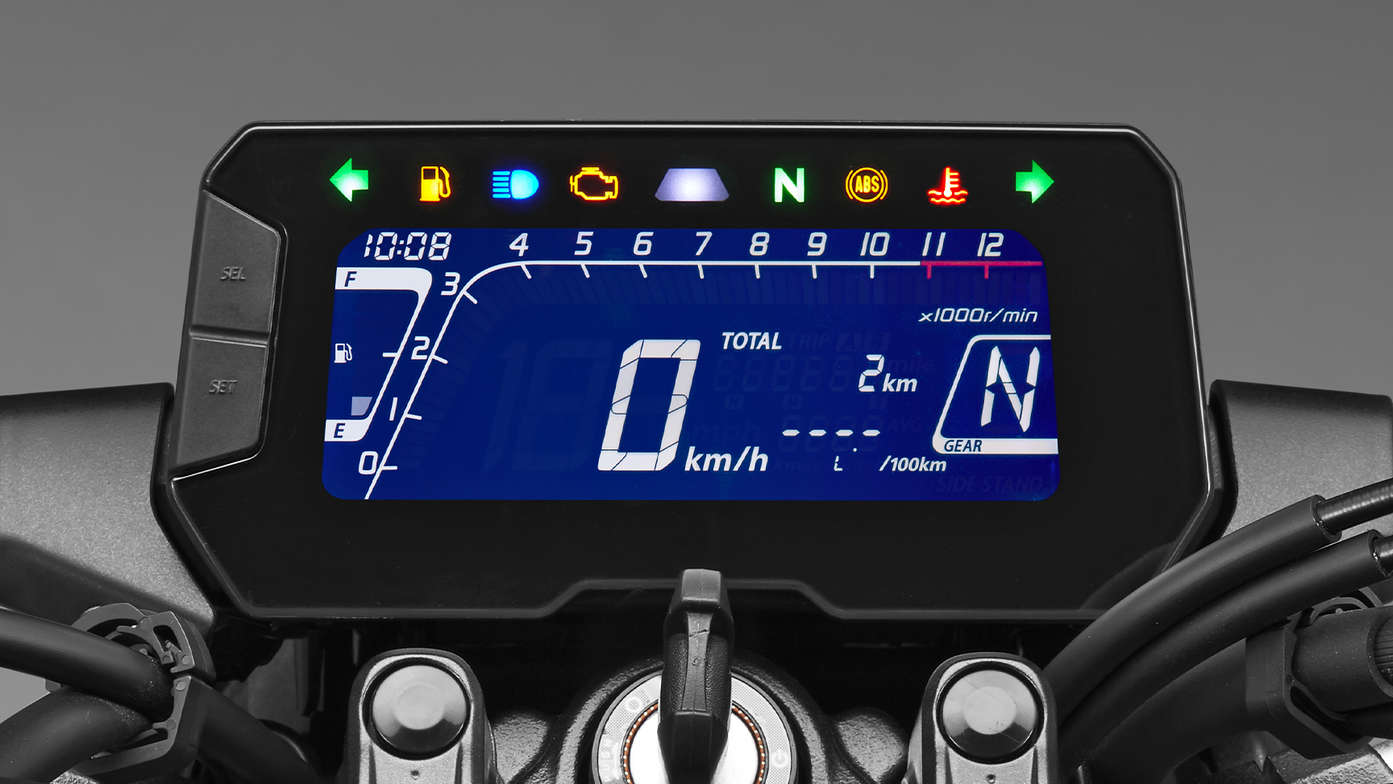 Honda CB125R, cruscotto LCD sofisticato e leggero
