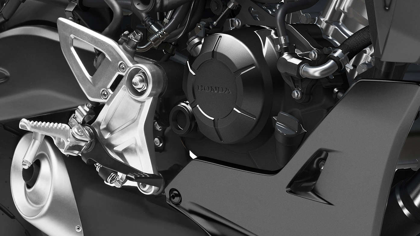 Honda CB125R, motore monocilindrico DOHC 4V più potente, raffreddato a liquido