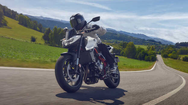 Tecnologia avanzata Honda CB750 Hornet per una guida perfetta