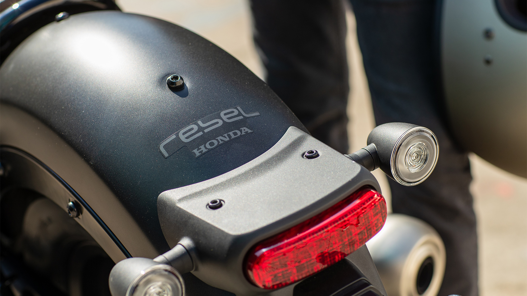 CMX500 Rebel con pilota e passeggero