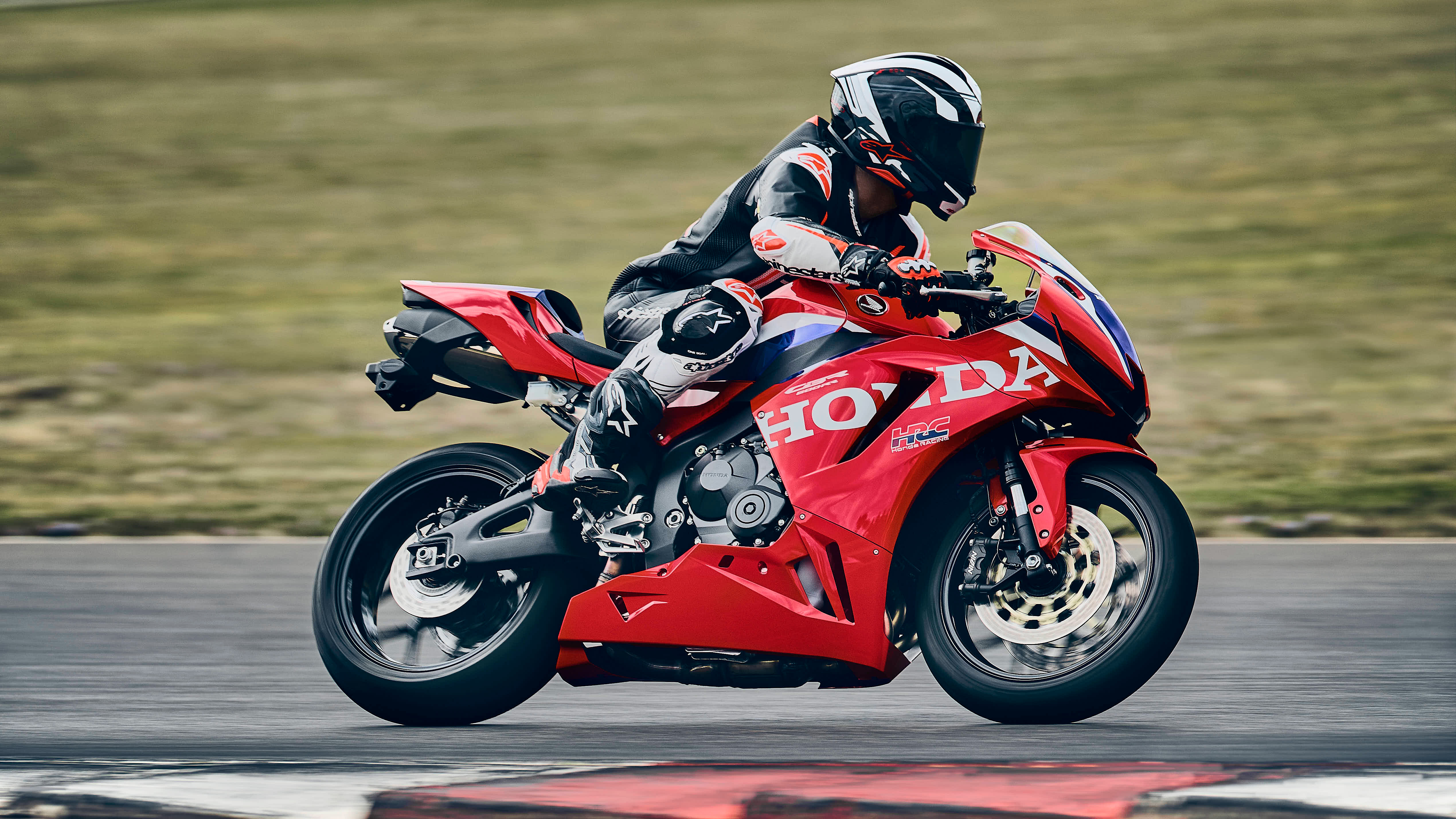 Quickshifter di serie sulla CBR600RR.