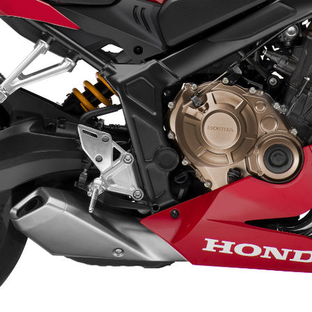 CBR650R, scatto in studio, primo piano sul collettore di scarico