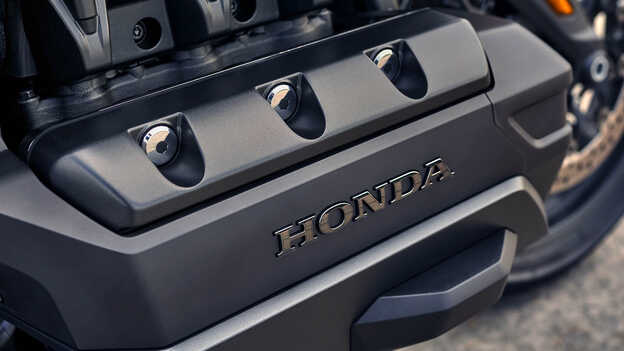 Honda GL1800 Gold Wing, 1.833 cc, motore a sei cilindri boxer SOHC da 24 V