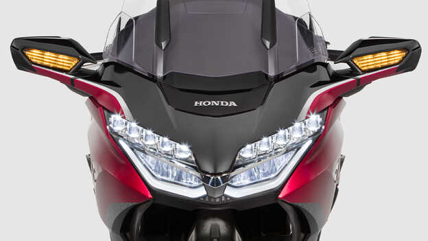 Honda Gold Wing Tour, illuminazione completamente a LED con fendinebbia a LED