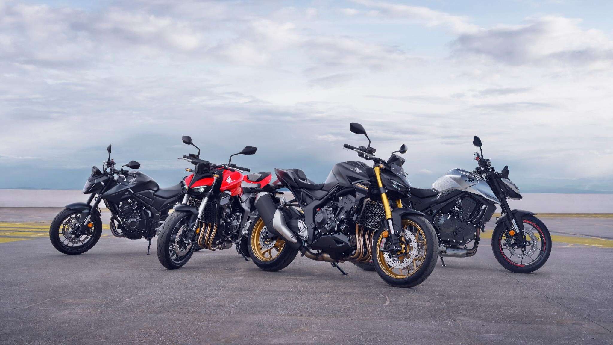 Moto Fireblade, esterno, vista laterale con pilota
