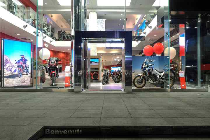 Honda inaugura il nuovo concept di concessionaria ufficiale con la  creazione del primo “Dream Dealer” a Roma